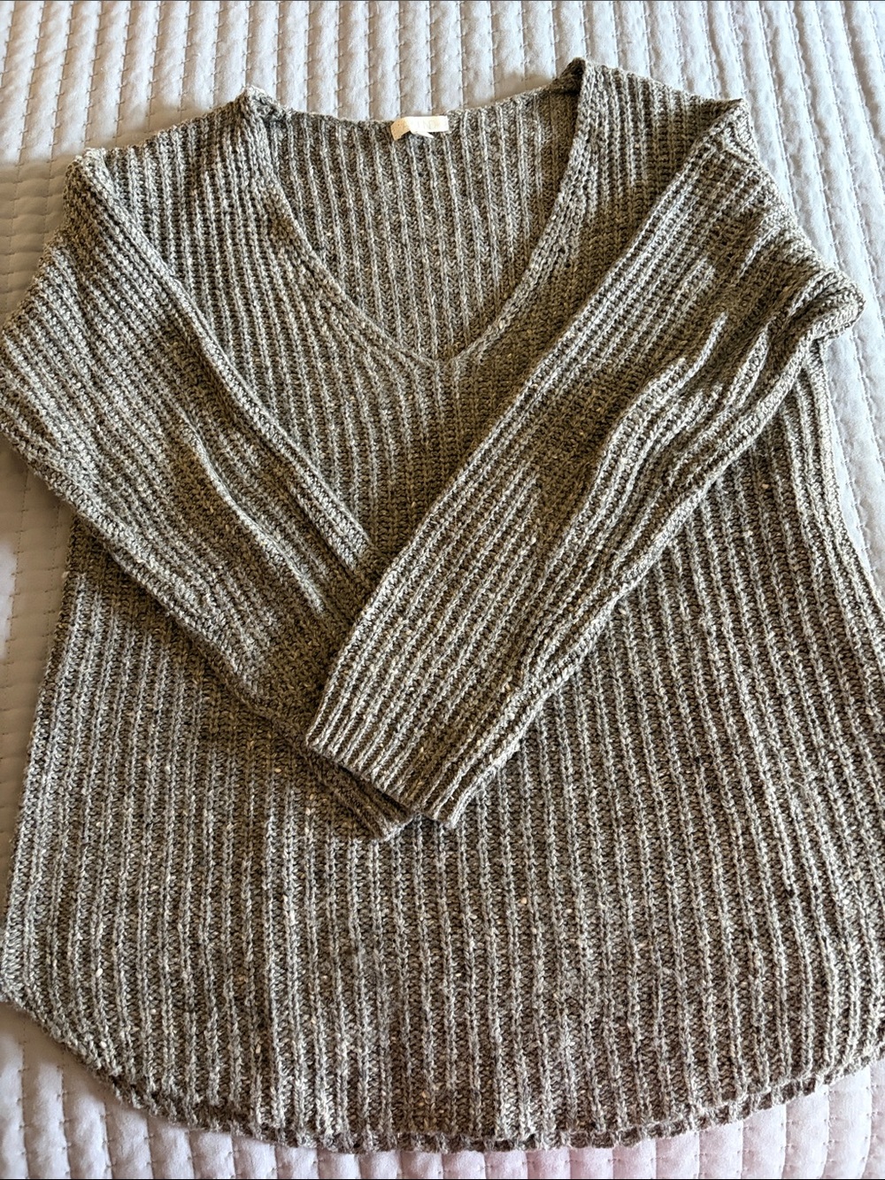 Abound Heather Gray V-Neck Ribbed Sweater